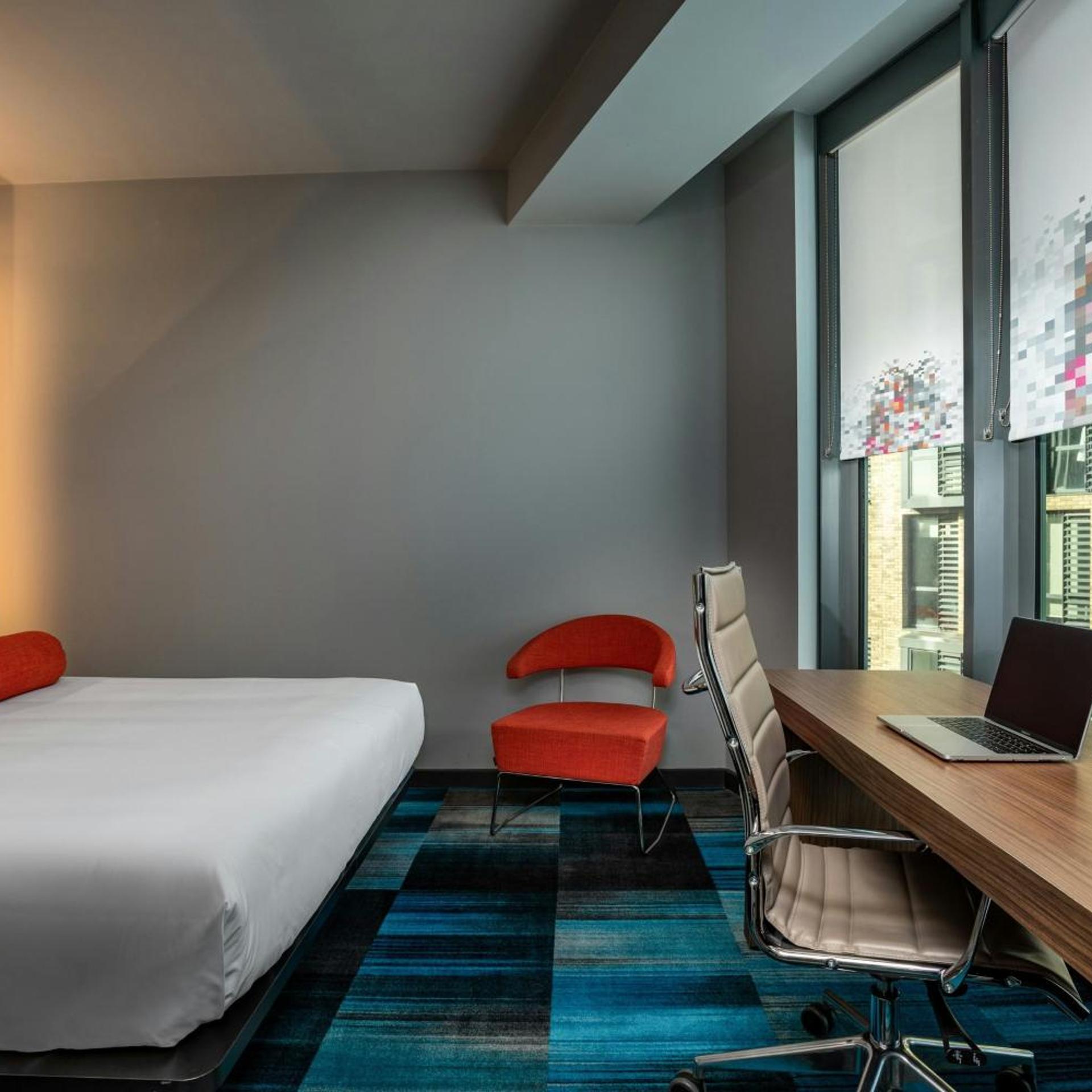 Aloft, Suite