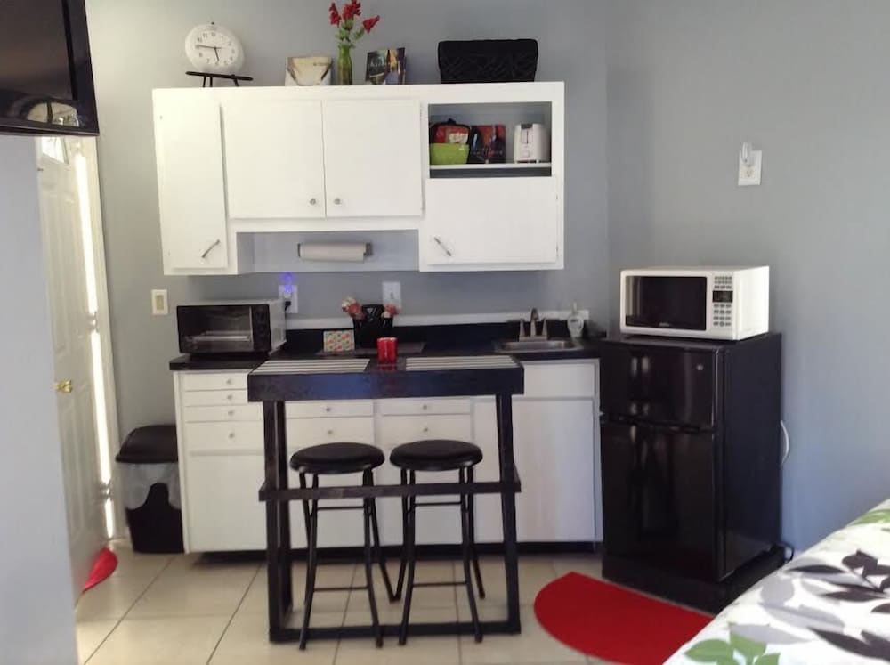 Paradise Cove at Lemon Bay 46/71
