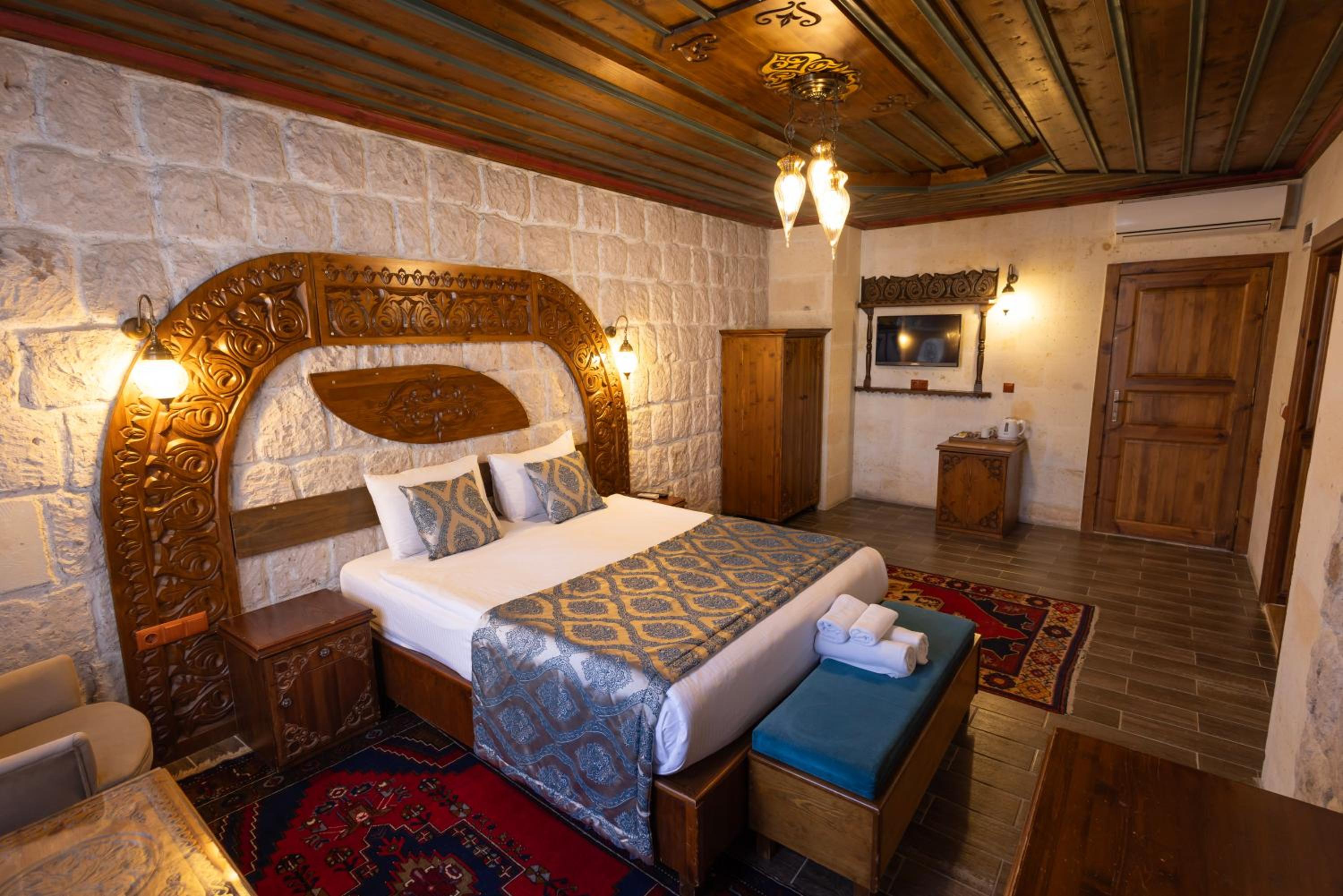 Deluxe, Double Bed