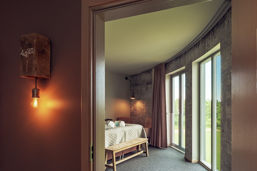 Hotell Mossbylund 12/50