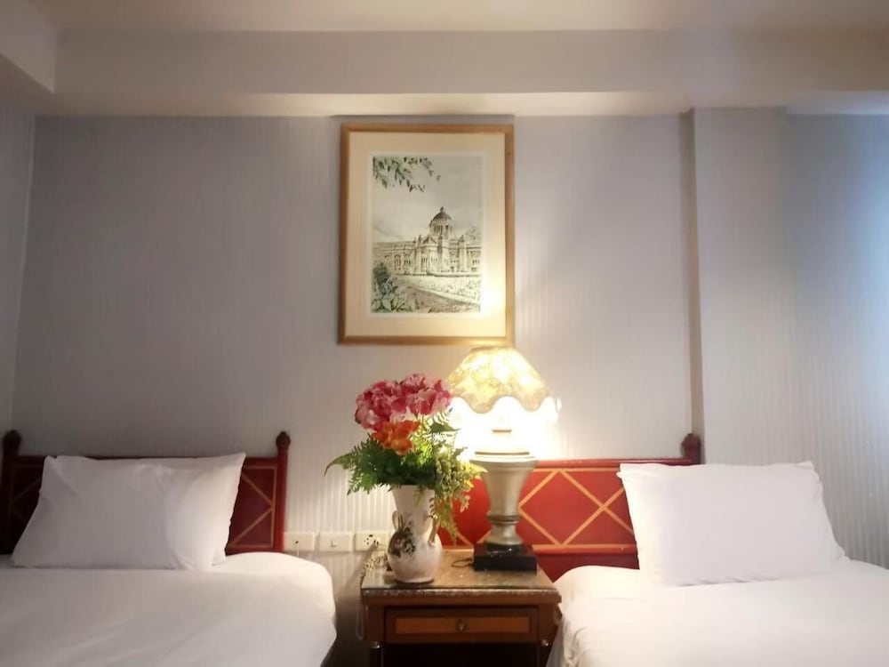 Diamond City Hotel 36/72