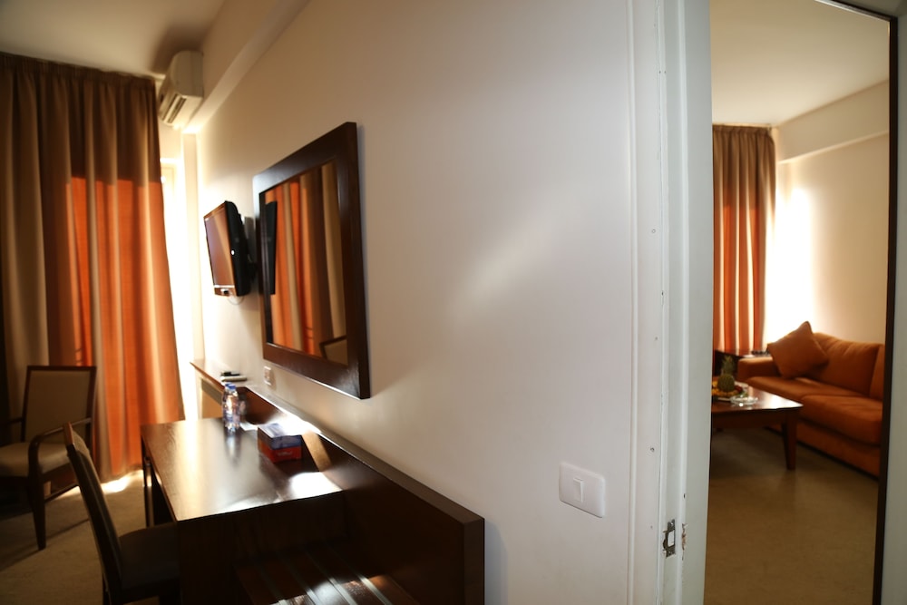 Douma Hotel 18/59