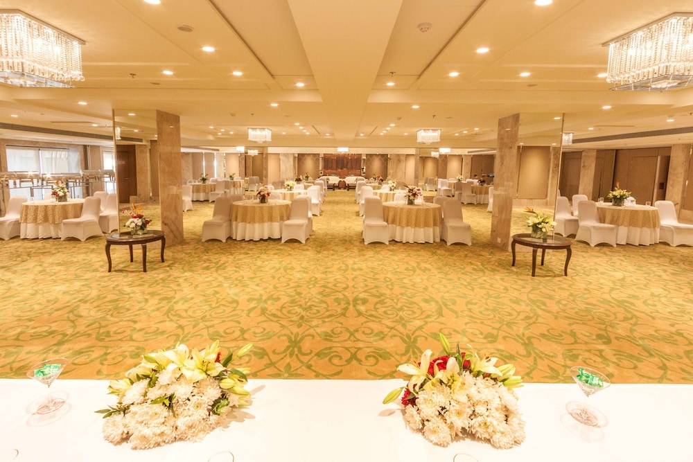 Deventure Sarovar Portico Kapashera 18/21