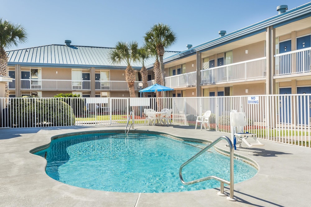 Days Inn by Wyndham Adel I-75 3/38