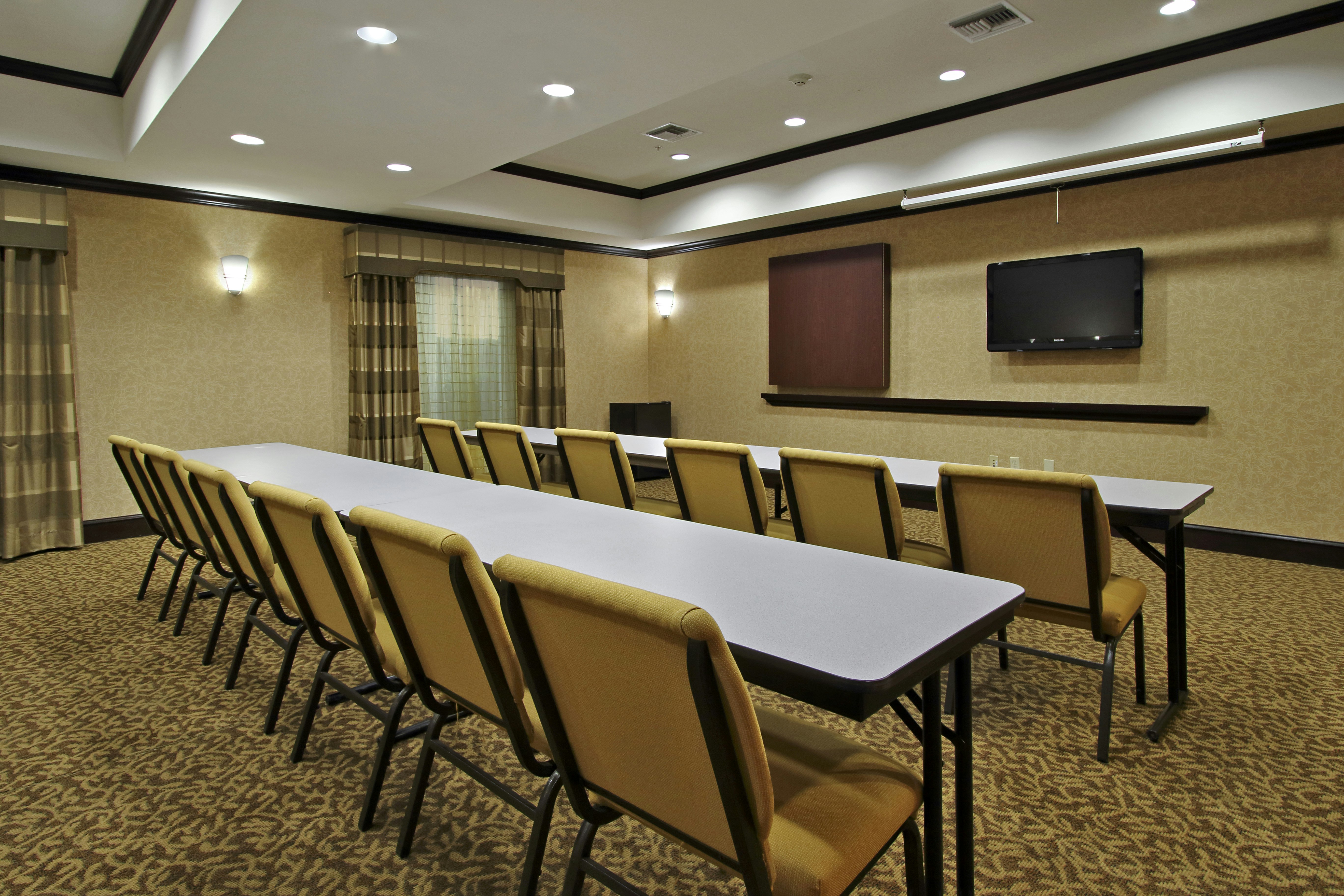 Hampton Inn And Suites Buffalo Tx 53/65