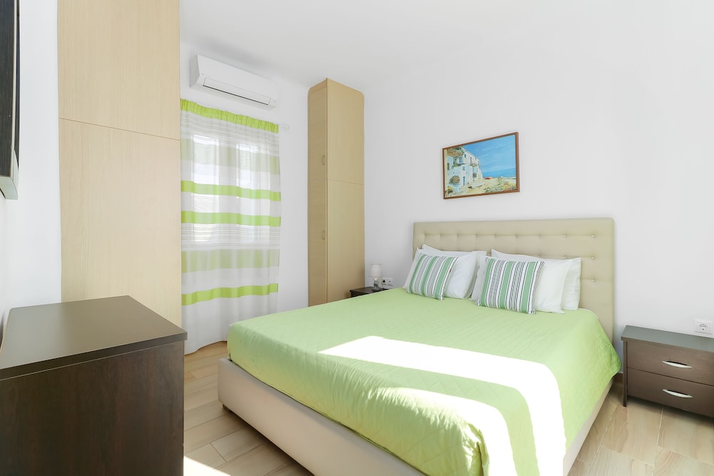 2 Bedrooms, Executive, Villa, Double and Twin Beds, Sea View, Outdoor Jetted Tub