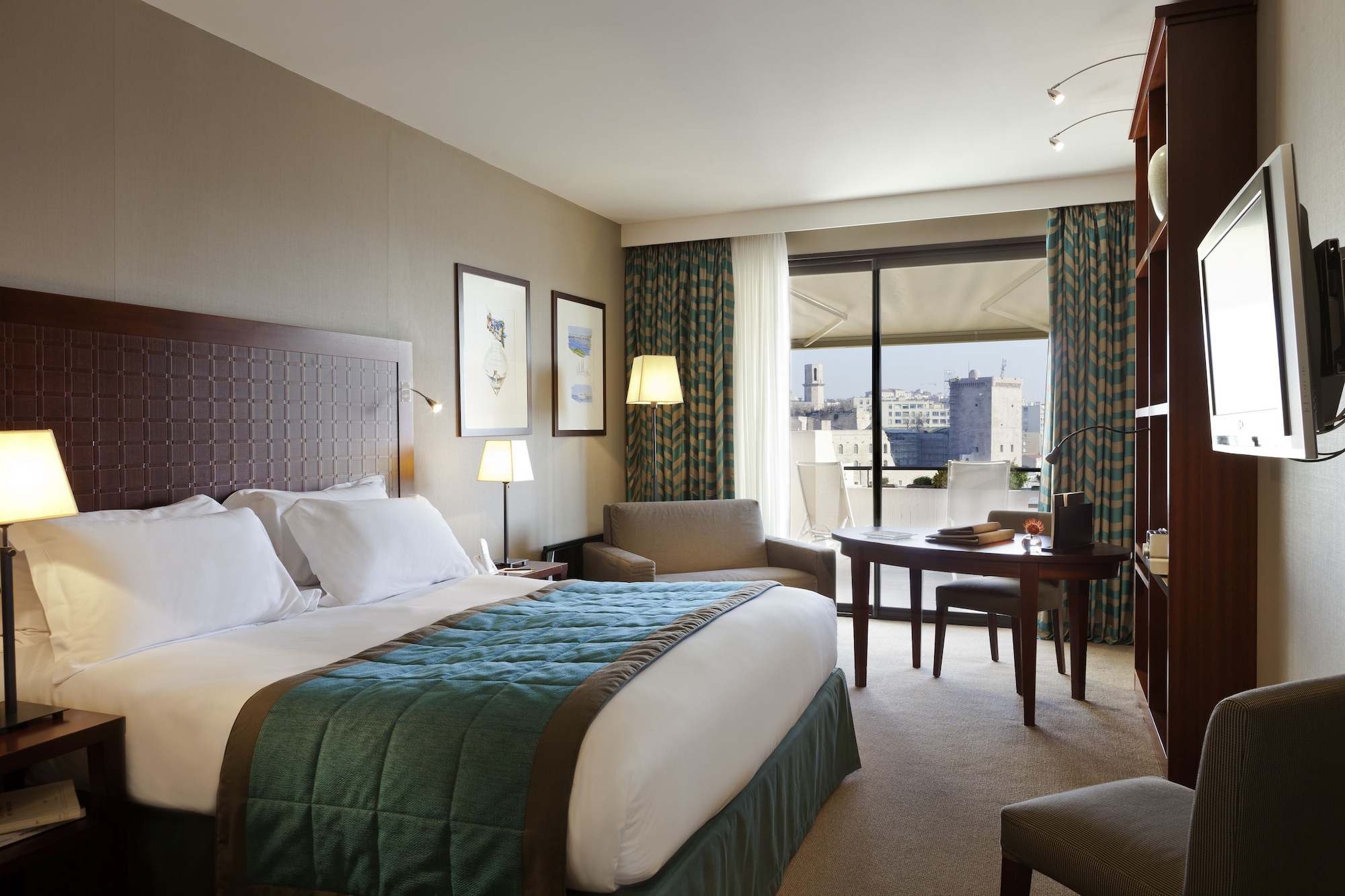 SPA, LUXURY, KING BED, OLD PORT VIEW