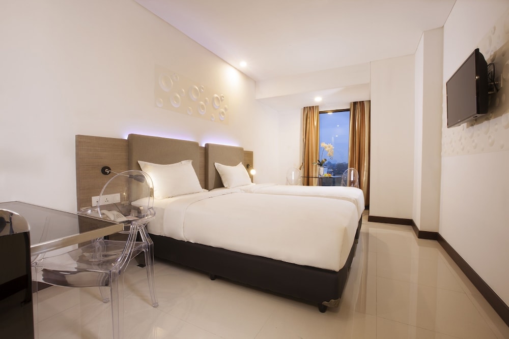 VERSE HOTEL CIREBON 16/72