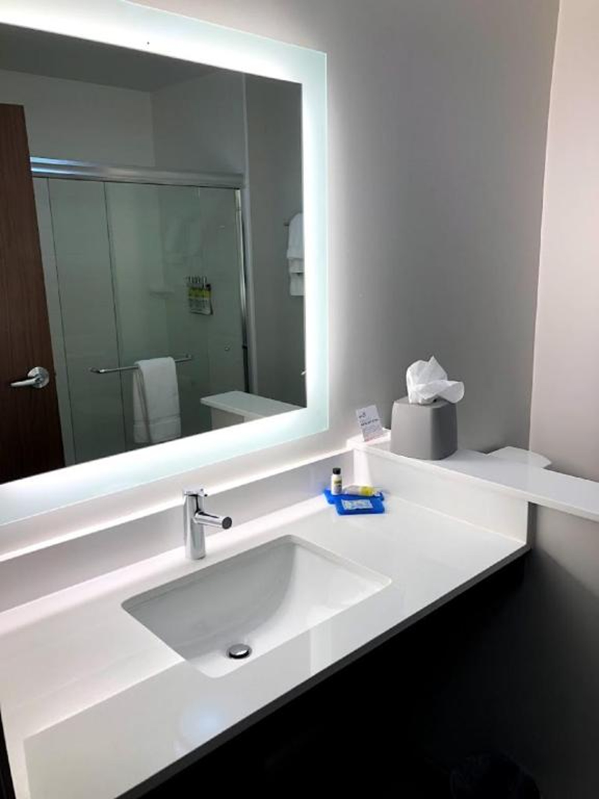 غرفة بسريرين كوين لذوي الإعاقة، Holiday Inn Express and Suites Bensenville OHare 4/4