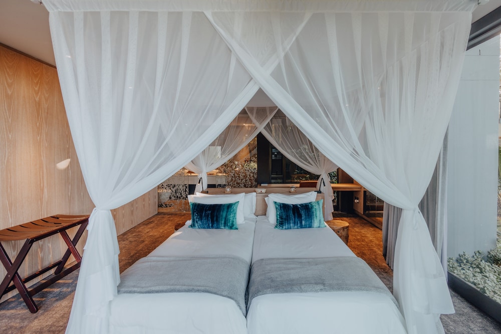 Spanish Farm Guest Lodge 24/90