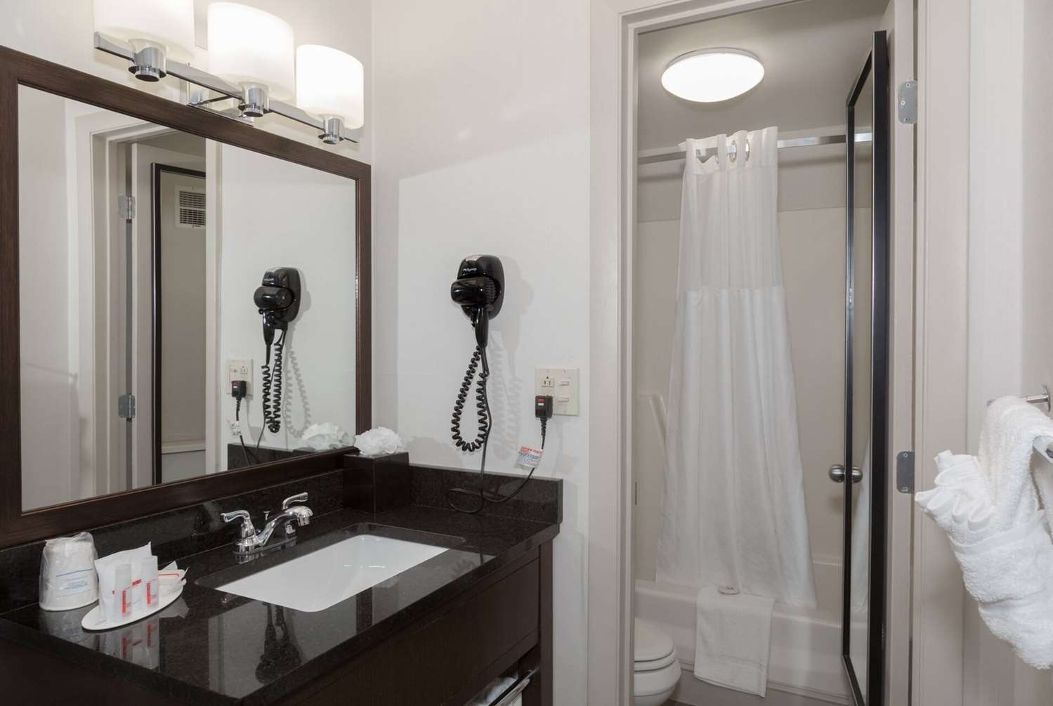 Ramada by Wyndham Boston 15/16