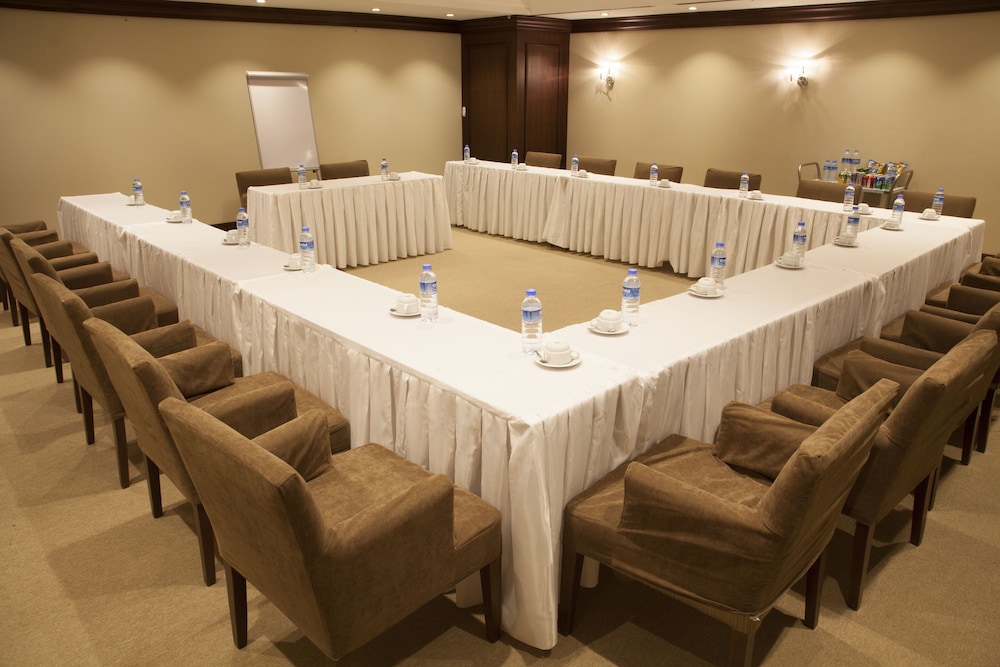 Aven Hotel 52/60