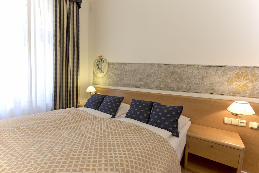 Hotel Tivoli 15/36