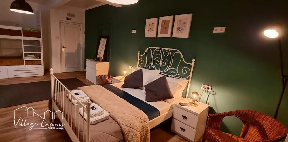 F3 Hostels 11/50