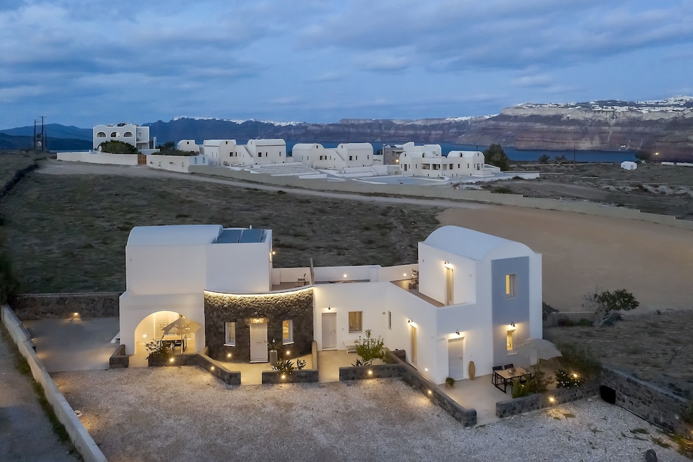 Alafropetra Luxury Suites 3/49