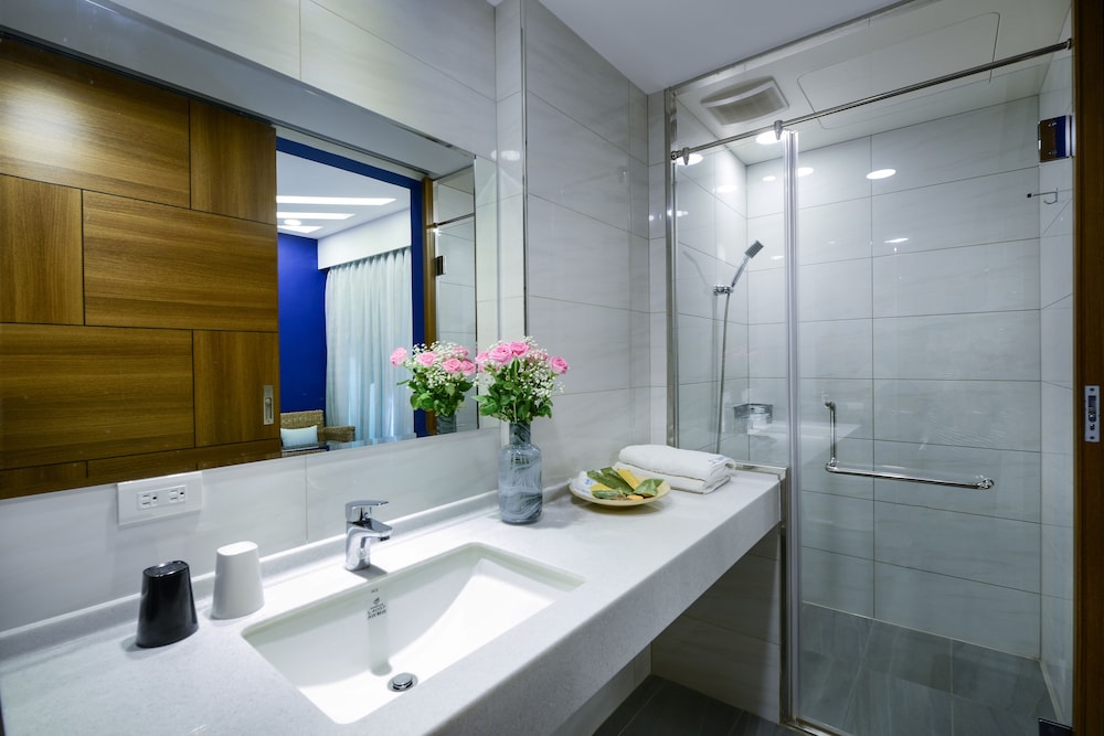 Kenting Coast Resort 64/70