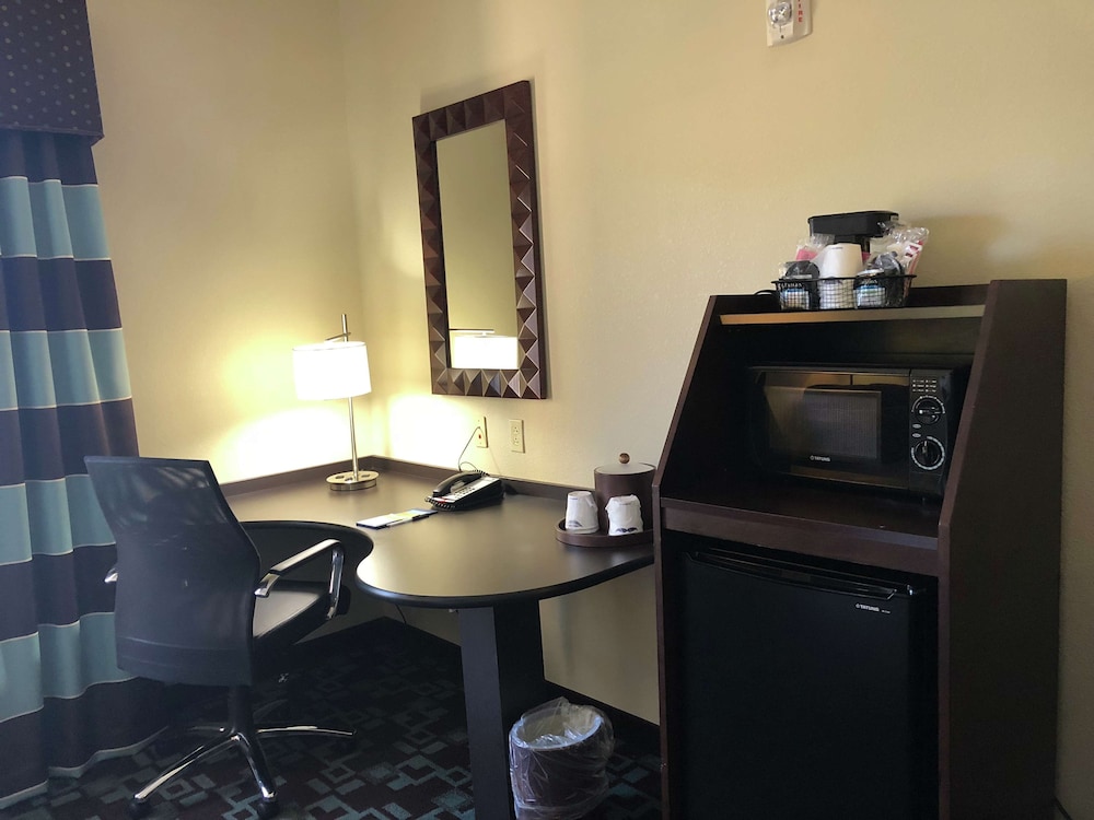 Hampton Inn & Suites Nashville @ Opryland 53/56