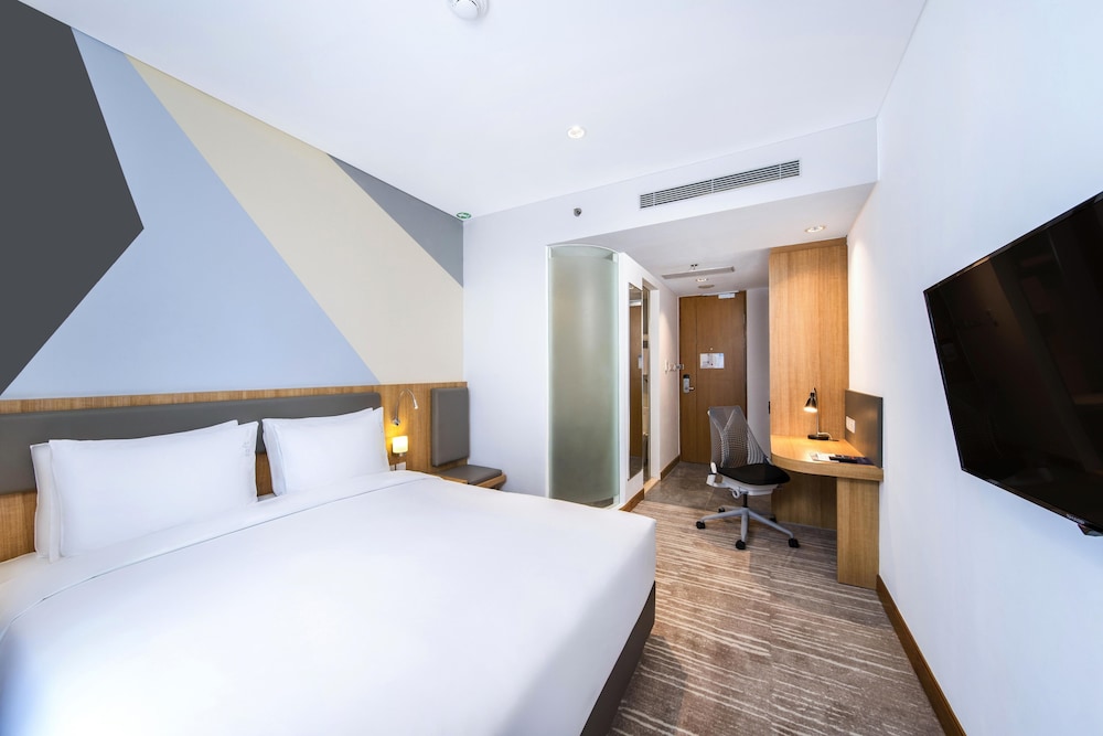 Holiday Inn Express Jakarta Menteng by IHG 24/66