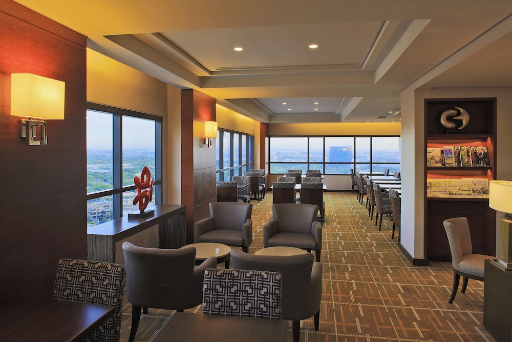 Holiday Inn & Suites Makati 47/75