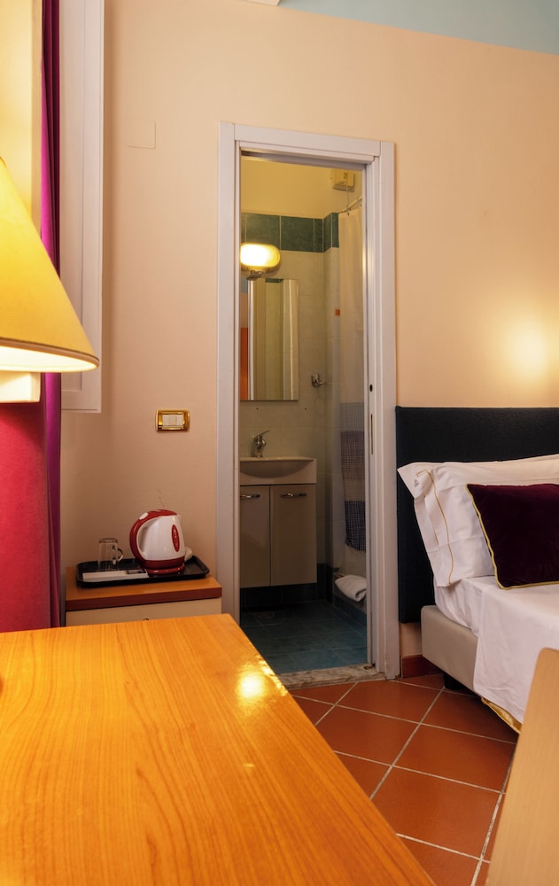 Old, Economy, Single, Single Bed، Hotel Maxim 3/7