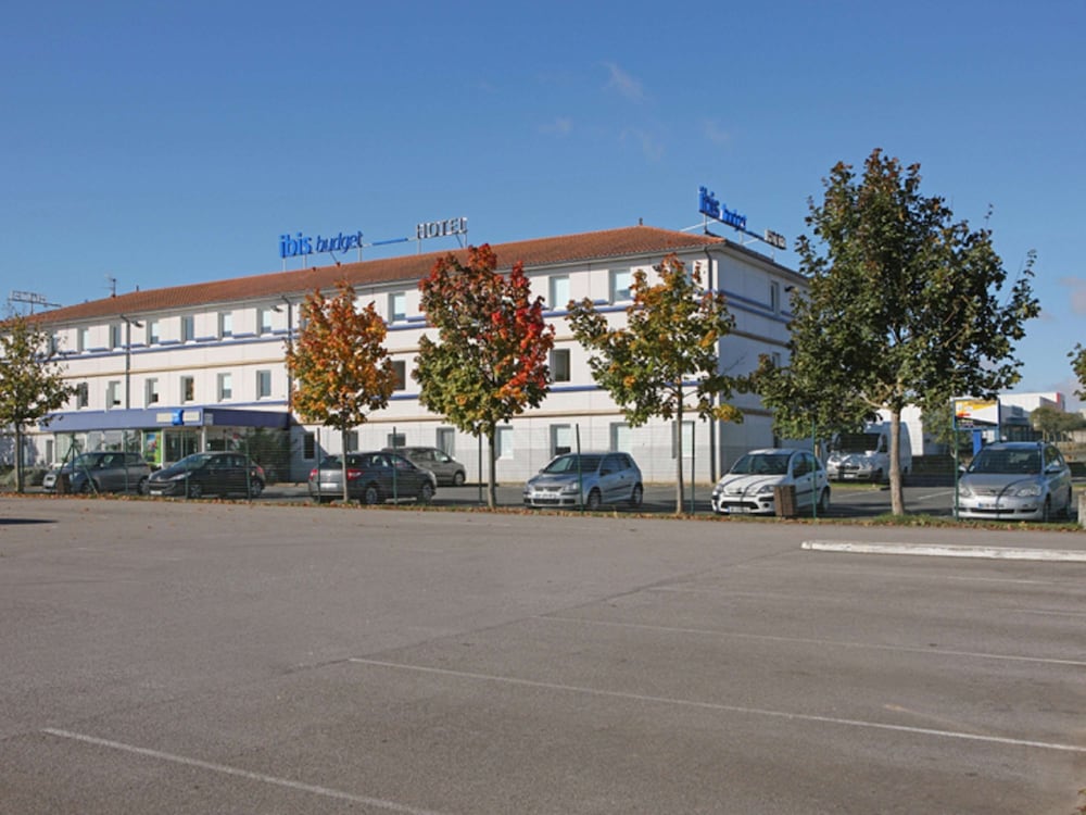 Ibis Budget Poitiers Nord Futuroscope 64/71