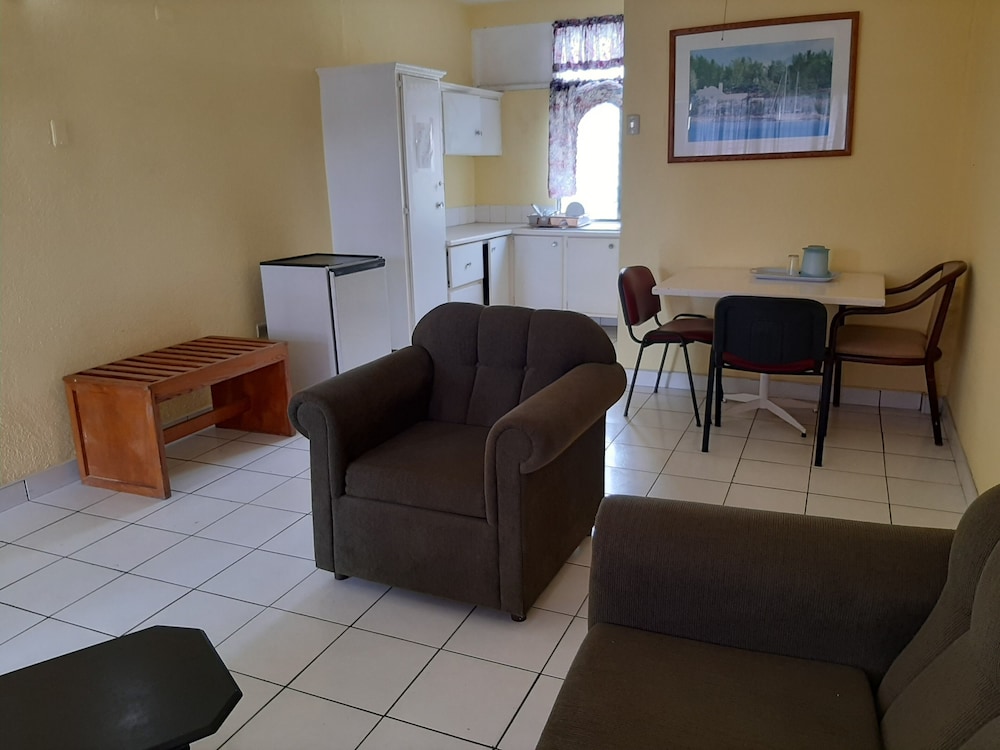 Royal Palm Suite Hotel 32/40
