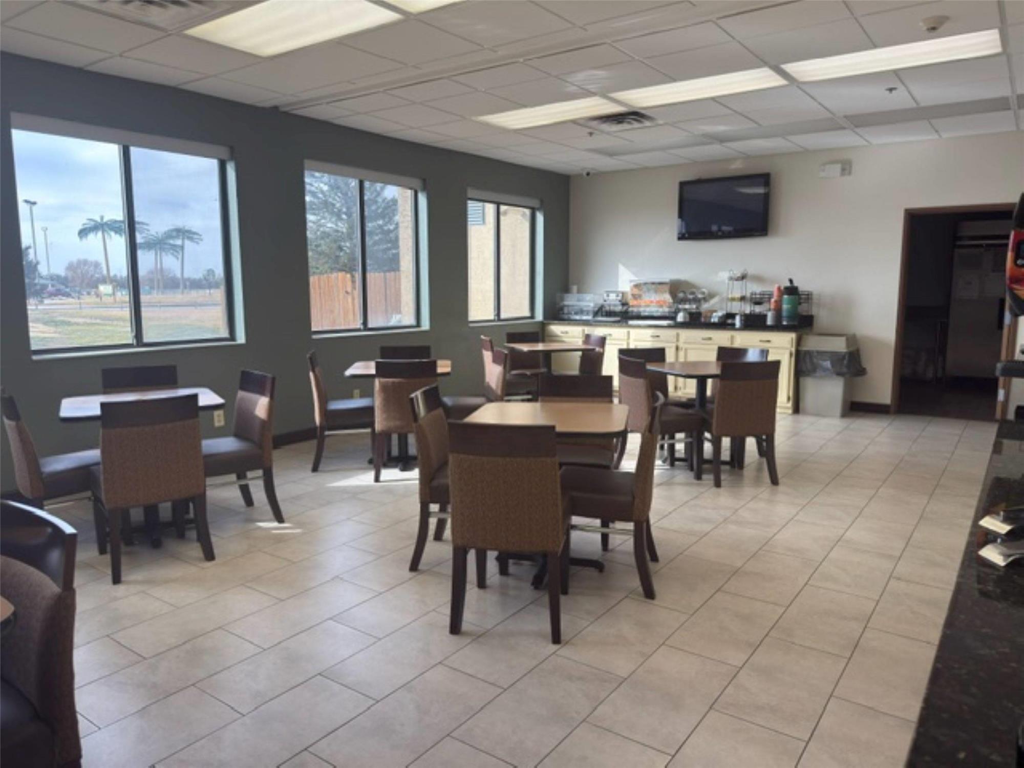 Quality Inn & Suites Colby, KS 43/51