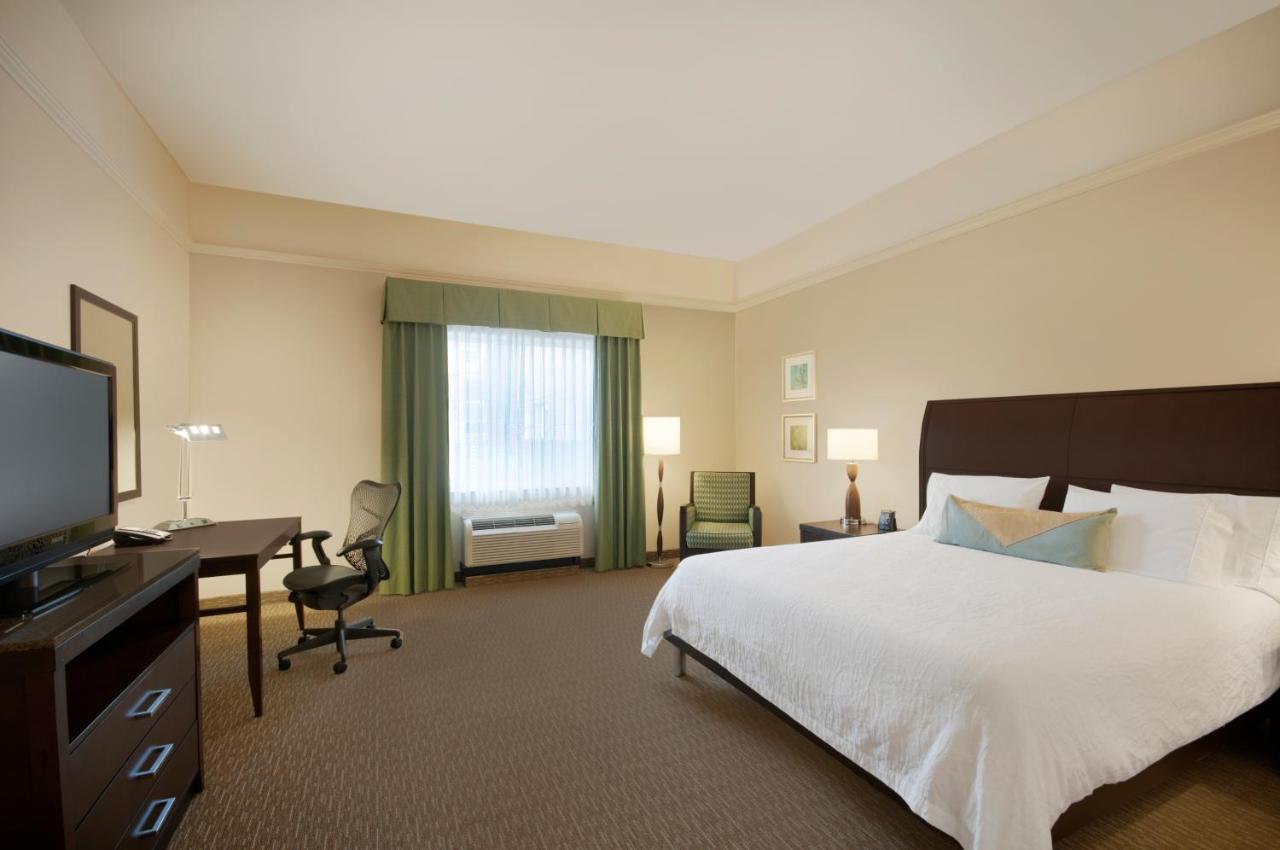 غرفة بسرير كوين لذوي الإعاقة، Hilton Garden Inn Victorville 2/2