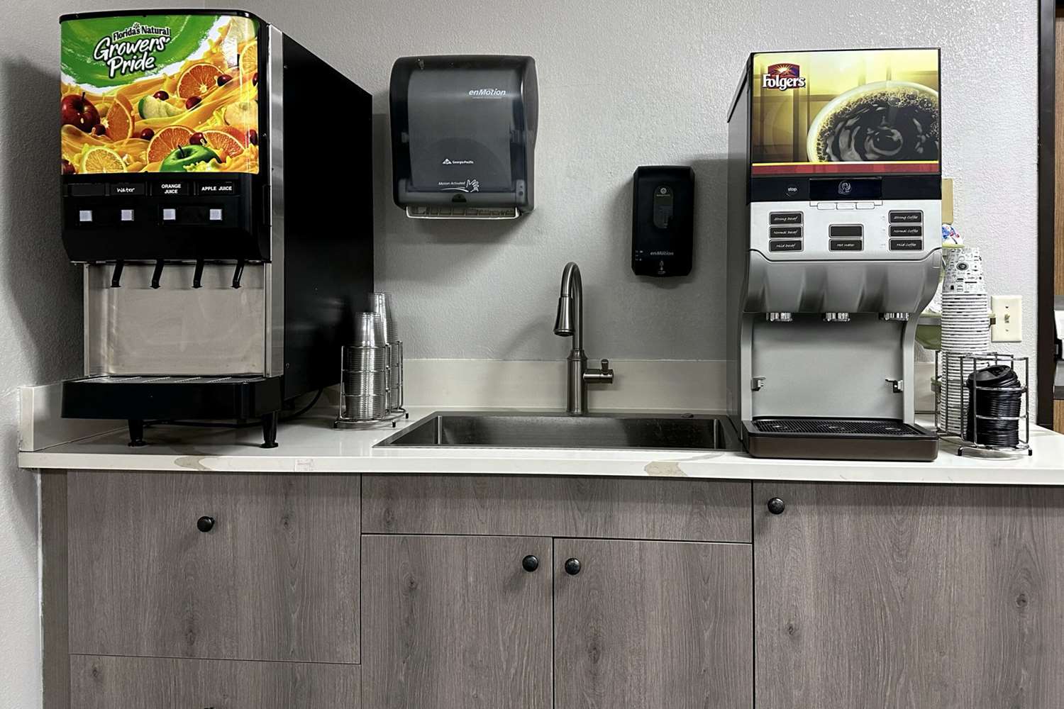 Quality Suites Near West Acres 12/15