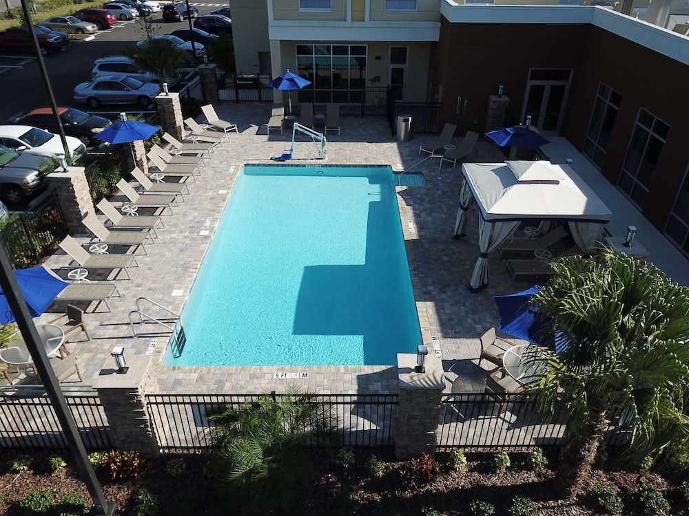 Hilton Garden Inn Tampa-Wesley Chapel 8/59