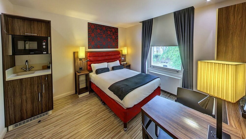 Simply Rooms & Suites 13/40