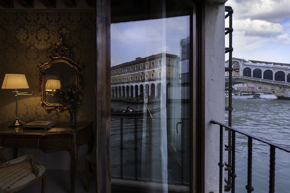 Hotel Al Ponte Antico 45/48