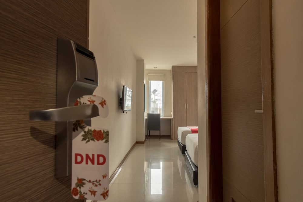 Oyo 319 Putra Mulia Hotel 21/32