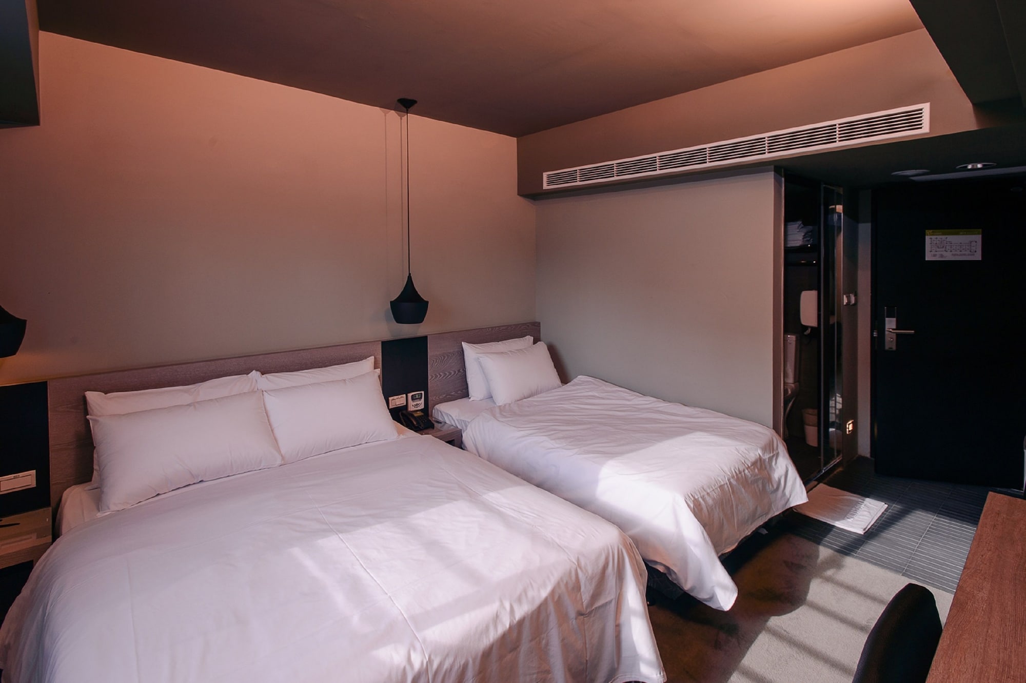 ROOM, TRIPLE