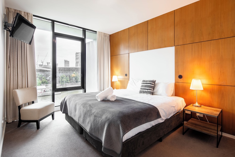 3 BEDROOMS, EXECUTIVE, APARTMENT, RIVER VIEW