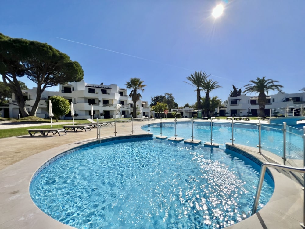 Balaia Golf Village 76/94