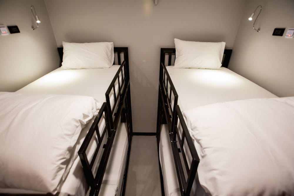 Jellybean the Blocks Hostel Sukhumvit 10 12/63