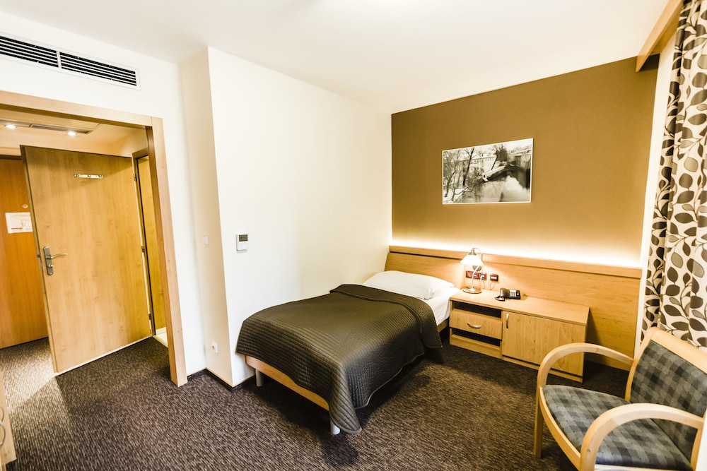 Archibald City Hotel 24/43