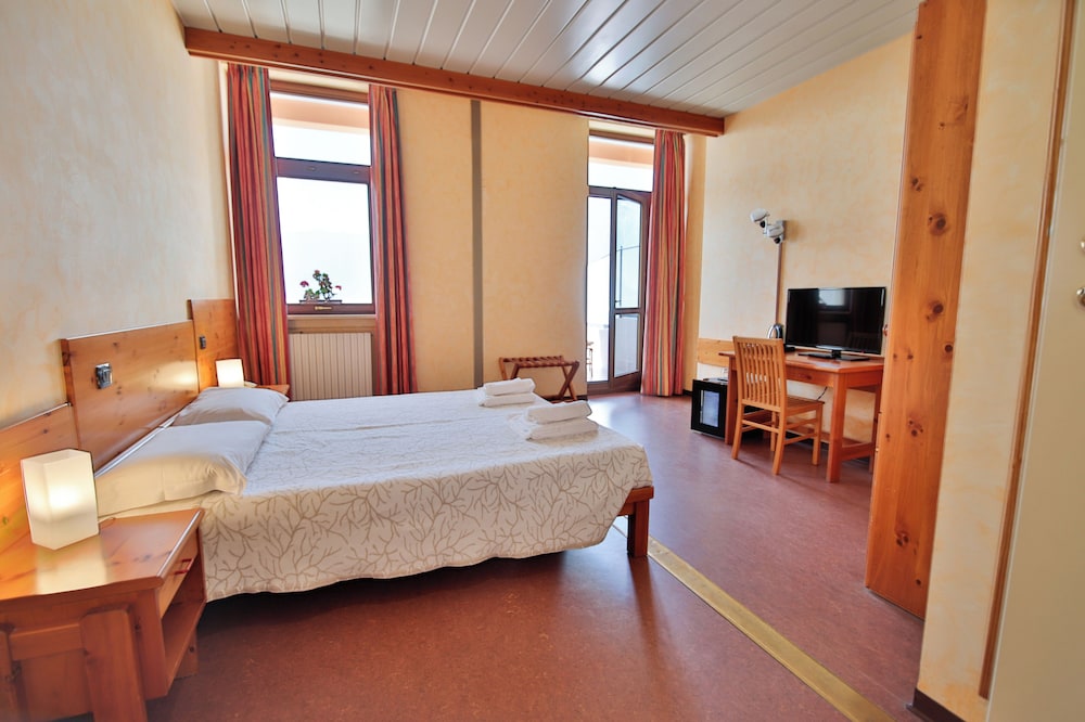 Pracatinat Hotel and Restaurant 15/50