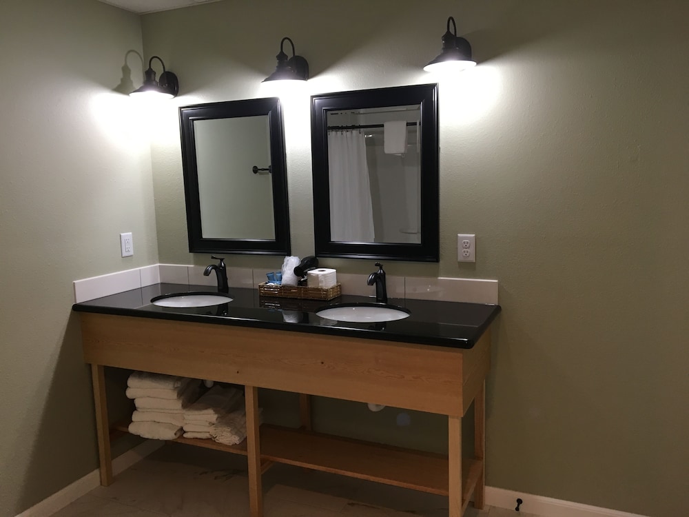Western Inn-Glacier Park 50/50