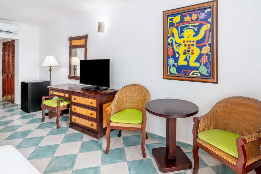 Grand Decameron Panama, A Trademark All Inclusive Resort 48/70