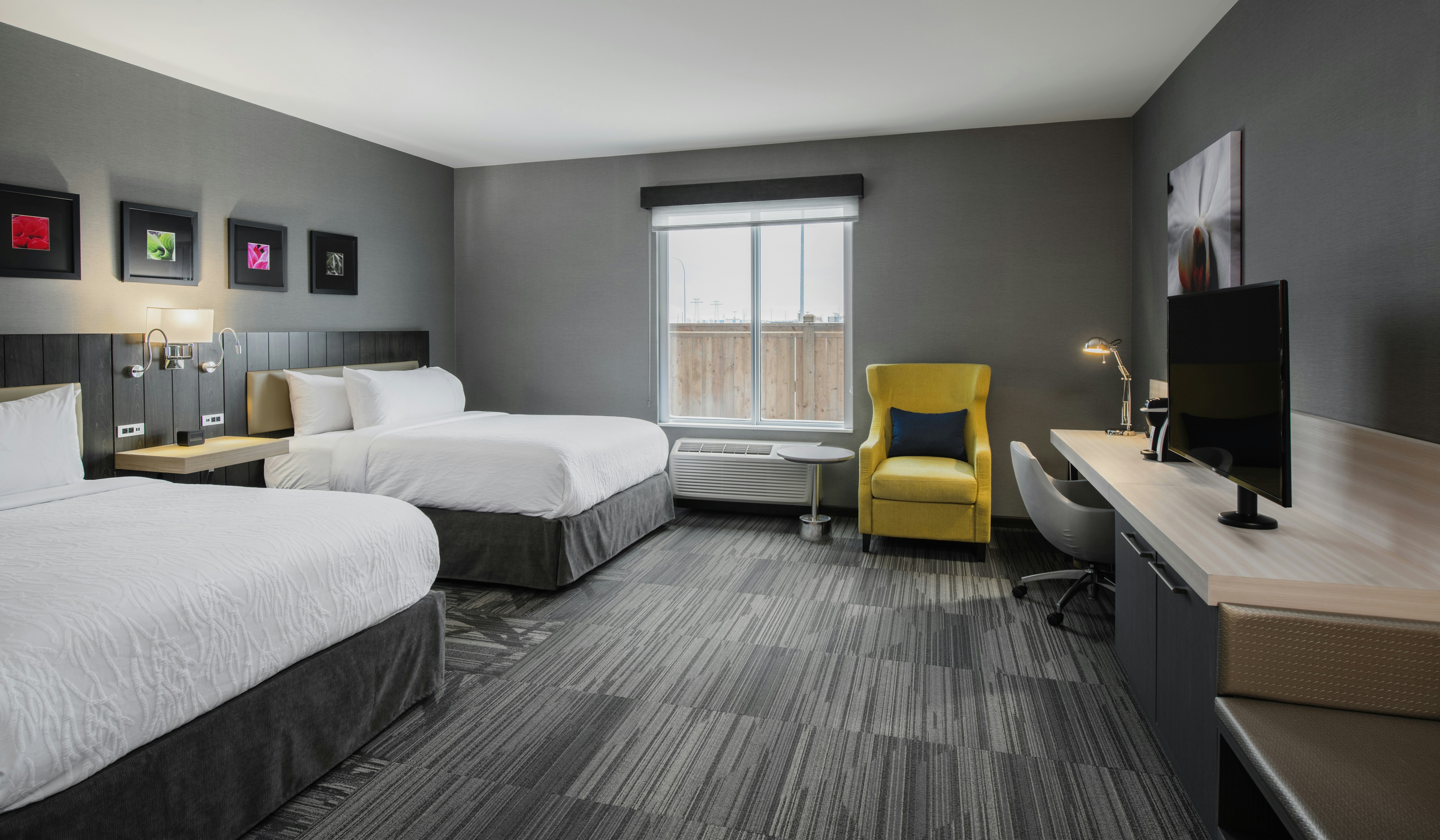 DELUXE, 2 QUEEN BEDS