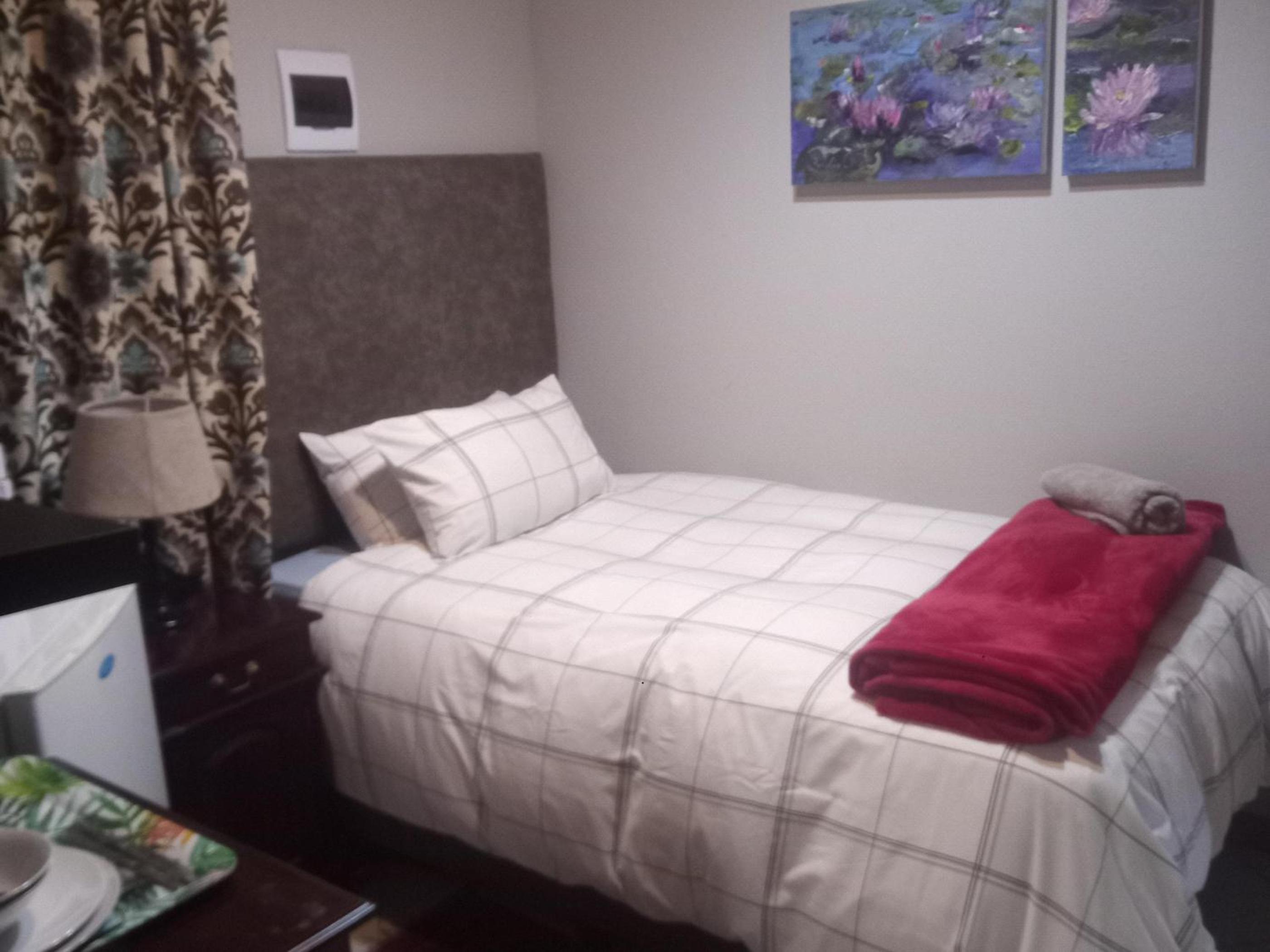 Loch Athlone Overnight Accommodation 8/50