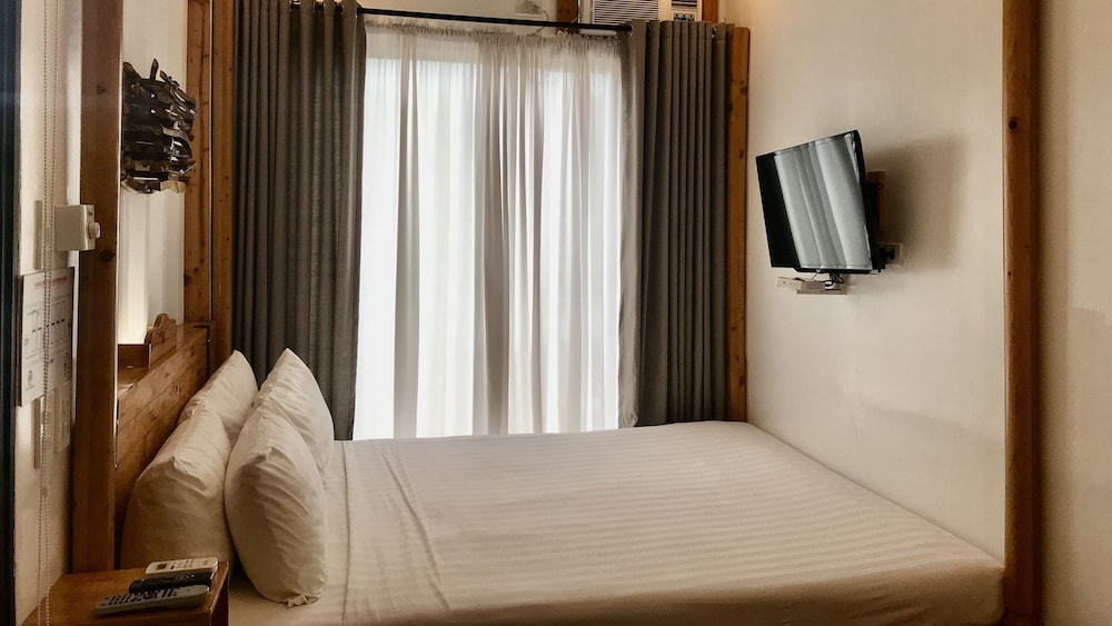 Containers By Eco Hotel Tagaytay 14/66