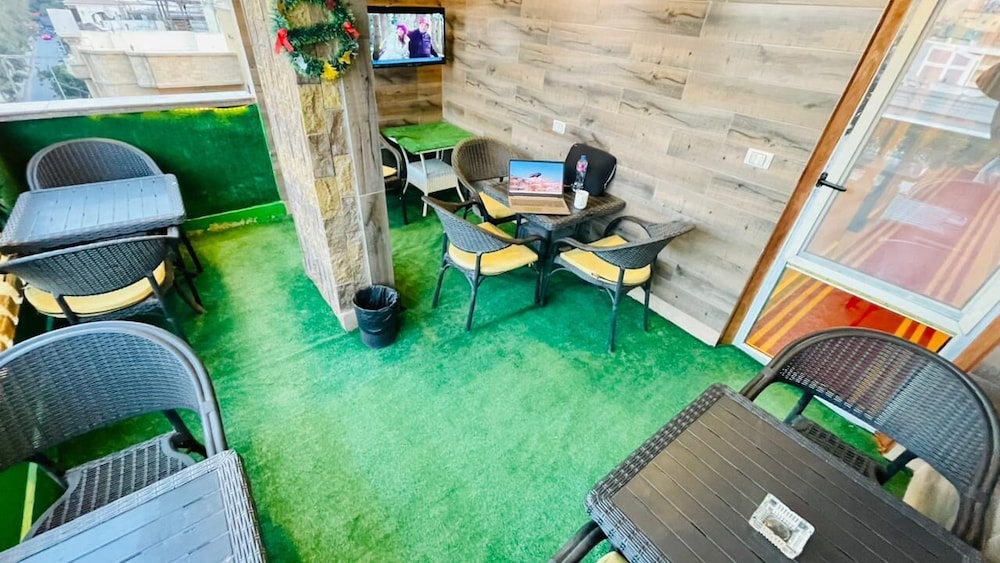 Pyramids Residence Guest House 40/50