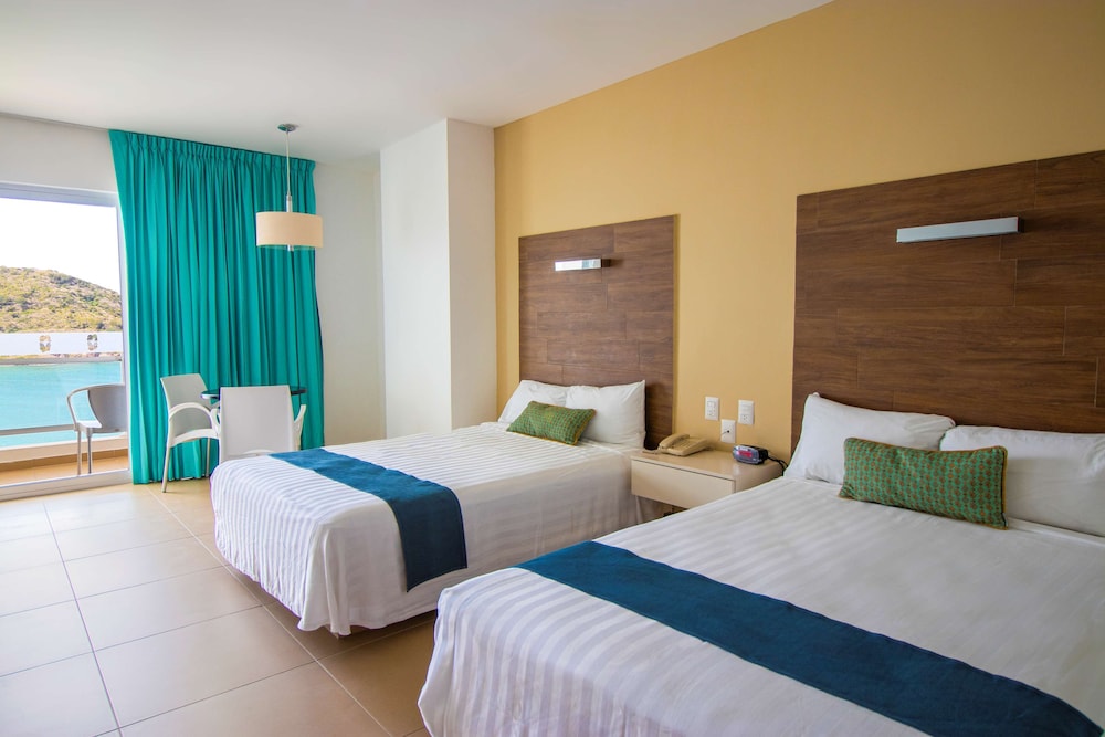 Pacific Palace Beach Tower Hotel 29/65
