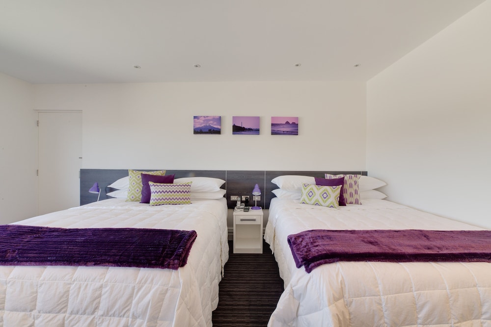 DELUXE, STUDIO, 2 QUEEN BEDS