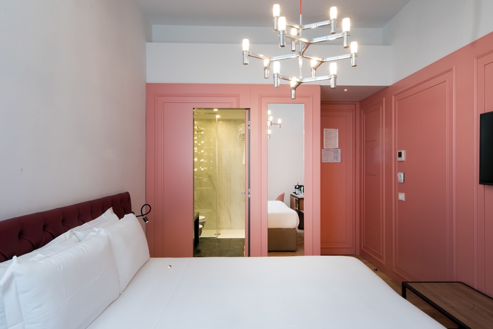 Boutique Centrale Palace 25/81