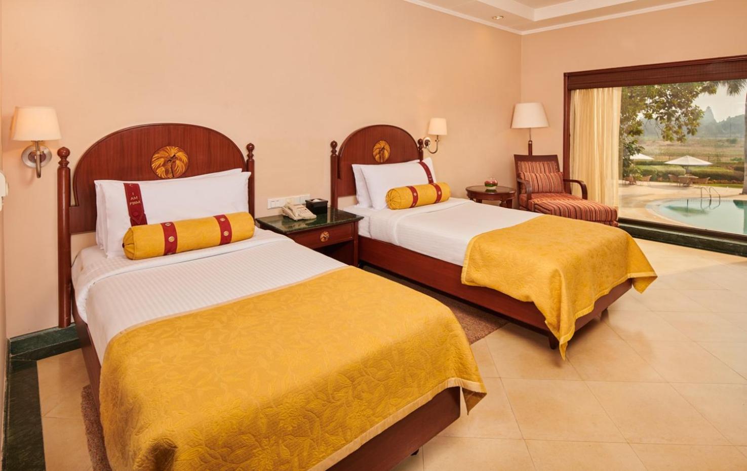 Deluxe, Twin Beds, Temple View