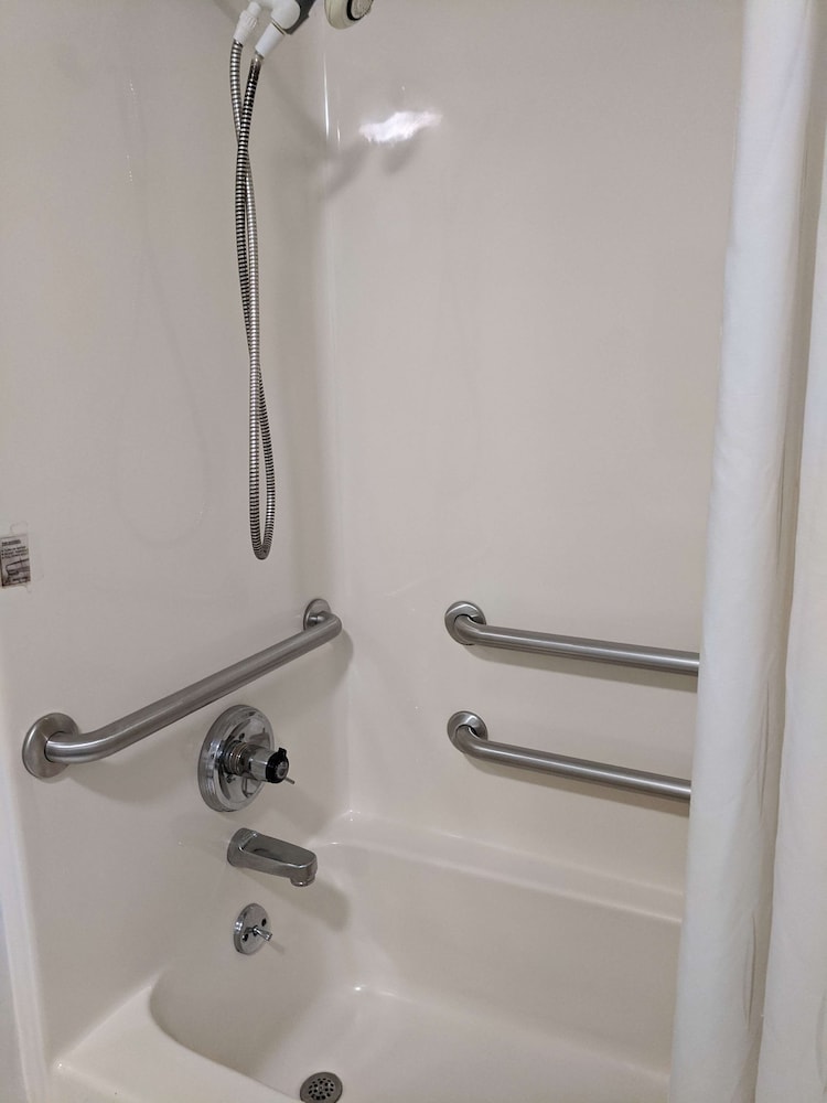 Americas Best Value Inn West Frankfort 15/30